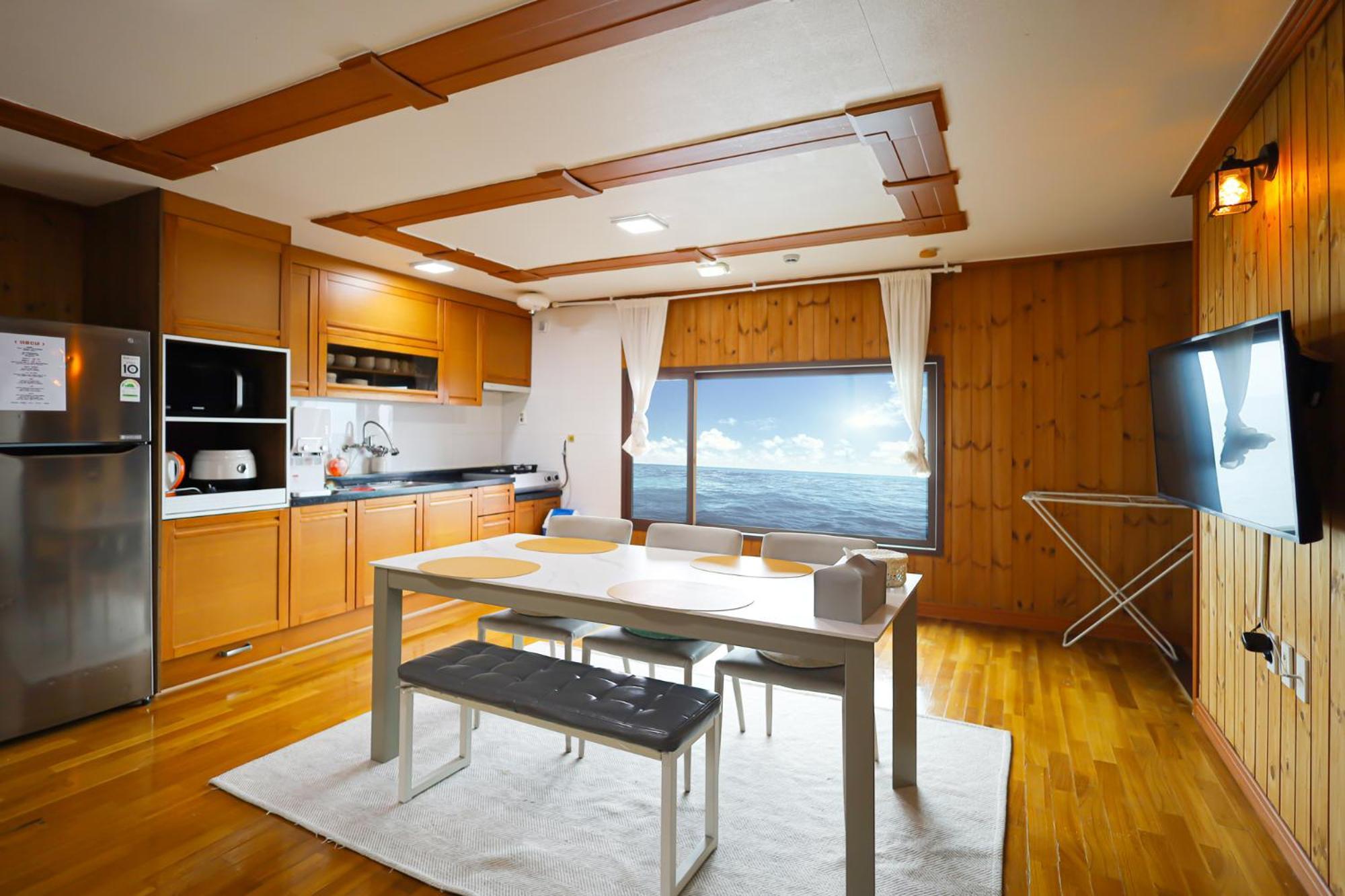 Fantastic Ocean View Sydney Hotel Jeju Exteriör bild